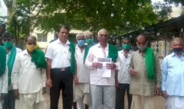 ಧಾರವಾಡ: ಬೆಳೆ ಹಾನಿಗೆ ಪರಿಹಾರ ನೀಡುವಂತೆ ರೈತರಿಂದ ಒತ್ತಾಯ