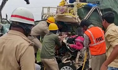 ಎಸ್.ಆರ್.ಎಸ್ ಹಾಗೂ ಮ್ಯಾಕ್ಸಿ ಕ್ಯಾಬ್ ನಡುವೆ ಭೀಕರ ಅಪಘಾತ;  ನಾಲ್ವರ ಸಾವು.