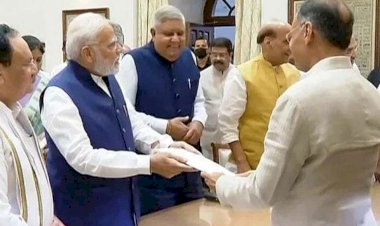 ಉಪರಾಷ್ಟ್ರಪತಿ ಚುನಾವಣೆಗೆ ನಾಮಪತ್ರ ಸಲ್ಲಿಕೆ