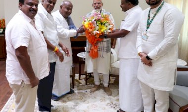 ಪಿಎಂ ಭೇಟಿ ಮಾಡಿ ಮಾಜಿ ಪ್ರಧಾನಿ ದೇವೇಗೌಡ ನಿಯೋಗ - ತೆಂಗು ಬೆಳೆಗಾರರಿಗೆ ನೆರವು ನೀಡುವಂತೆ ಮನವಿ