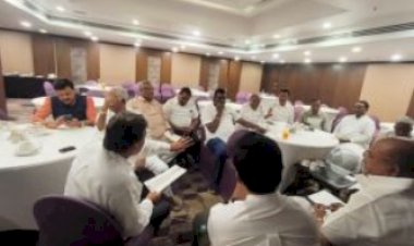 ಸಿದ್ದರಾಮಯ್ಯಗೆ ಮುಡಾ ಸಂಕಷ್ಟ ಬೆನ್ನಲ್ಲೇ ಮಹತ್ವದ ಸಭೆ ನಡೆಸದ ಹಿಂದುಳಿದ ವರ್ಗಗಳ ನಾಯಕರು