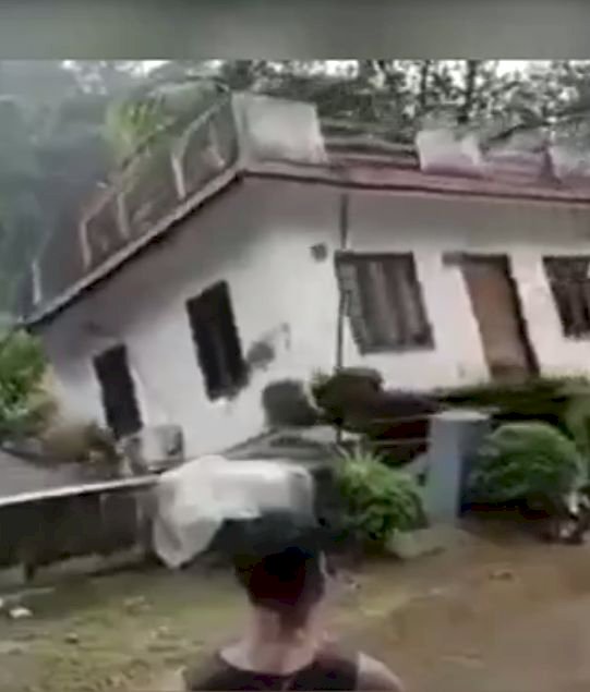 ಕೇರಳ ಪ್ರವಾಹಕ್ಕೆ ಜನ ತತ್ತರ, ಮನೆ ,ಅಂಗಡಿಗಳು ನೆಲಸಮ