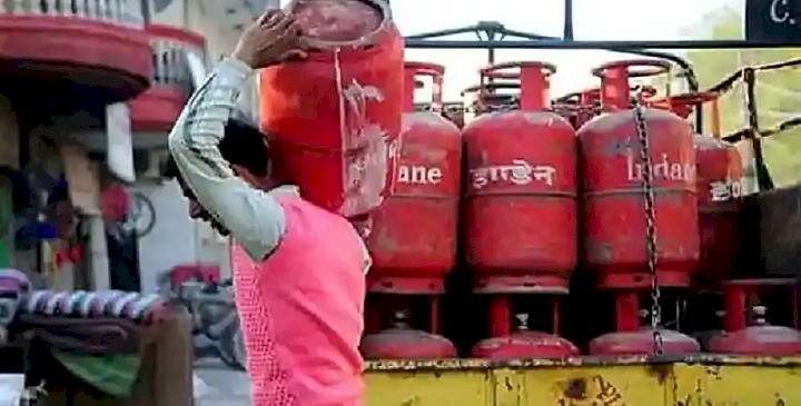 ಗ್ರಾಹಕರಿಗೆ ಶಾಕ್: ಮತ್ತೆ ಎಲ್‌ಪಿಜಿ ಸಿಲಿಂಡರ್ ಬೆಲೆ ಏರಿಕೆ