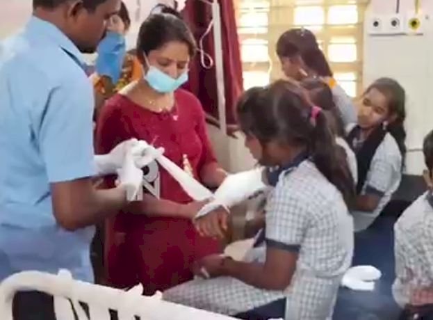 ಪಿಕ್ನಿಕ್ ಹೊರಟ ಟೆಂಪೋ ಟ್ರಾವೆಲ್ಸ್ ಪಲ್ಟಿ-15 ಮಕ್ಕಳಿಗೆ ಗಂಭೀರ ಗಾಯ-ಕ್ಲಿನರ್ ಡೆಡ್