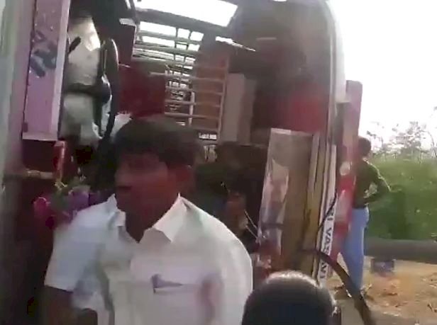 ಬ್ರೇಕಿಂಗ್: ಪಾವಗಡದ ಪಳವಳ್ಳಿ ಬಳಿ ಬಸ್ ಉರುಳಿ 8 ಜನ ದುರ್ಮರಣ