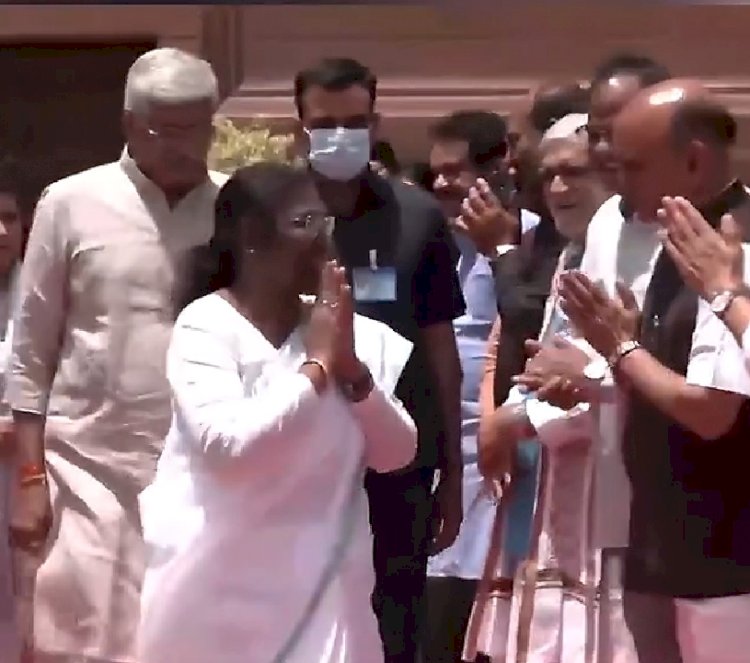 ನಾಮಪತ್ರ ಸಲ್ಲಿಸಿದ ದ್ರೌಪದಿ ಮುರ್ಮು