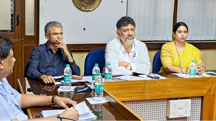 ಬೆಂಗಳೂರು: ಗೃಹಲಕ್ಷ್ಮೀ ಯೋಜನೆ ಅನುಷ್ಠಾನ, ಚಾಲನೆ ಕಾರ್ಯಕ್ರಮದ ಪೂರ್ವಭಾವಿ ಸಿದ್ಧತೆ ಸಭೆ