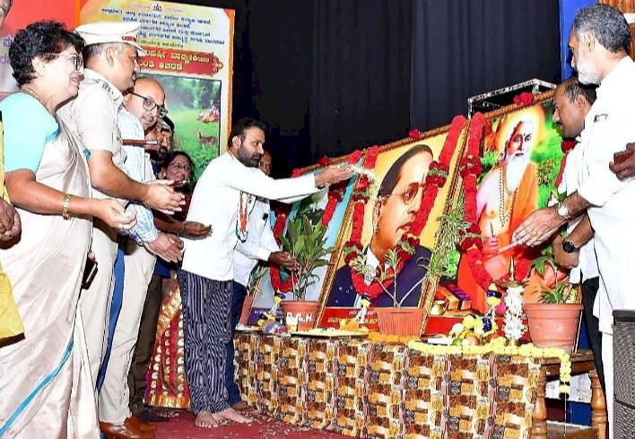 ಧಾರವಾಡ: ಜಿಲ್ಲಾಡಳಿತದ ಶ್ರೀ ಮಹರ್ಷಿ ವಾಲ್ಮೀಕಿ ಜಯಂತಿ ಆಚರಣೆ