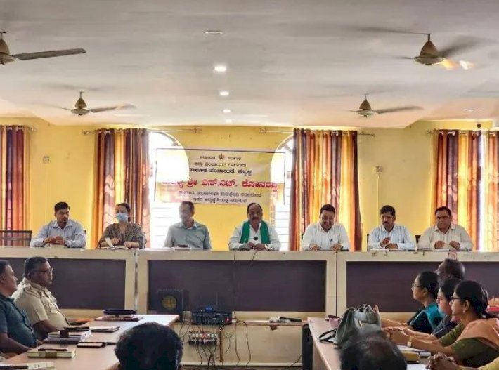 ನವಲಗುಂದ : ಸಿಎಂ ಆಗಮನ ಹಿನ್ನಲೆ ವಿವಿಧ ಅಭಿವೃದ್ಧಿ ಕಾಮಗಾರಿಗಳ ಪ್ರಗತಿ ಪರಿಶೀಲನೆ ಸಭೆ