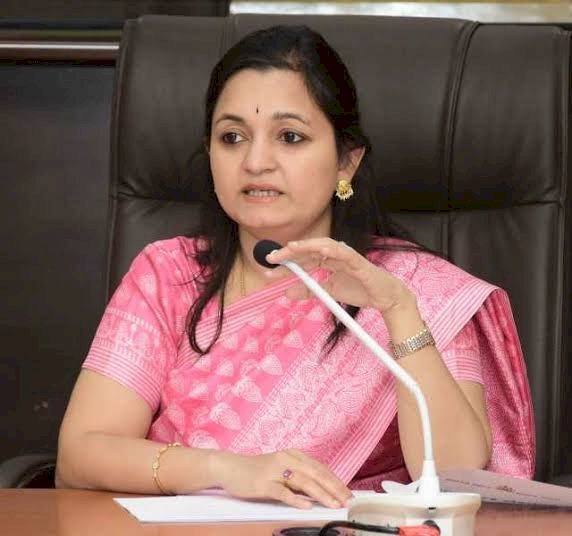 ಧಾರವಾಡ ಜಿಲ್ಲೆಯ ನೂತನ ಜಿಲ್ಲಾಧಿಕಾರಿಯಾಗಿ ದಿವ್ಯಪ್ರಭು ಜಿ.ಆರ್.ಜೆ ಅಧಿಕಾರ ಸ್ವೀಕಾರ