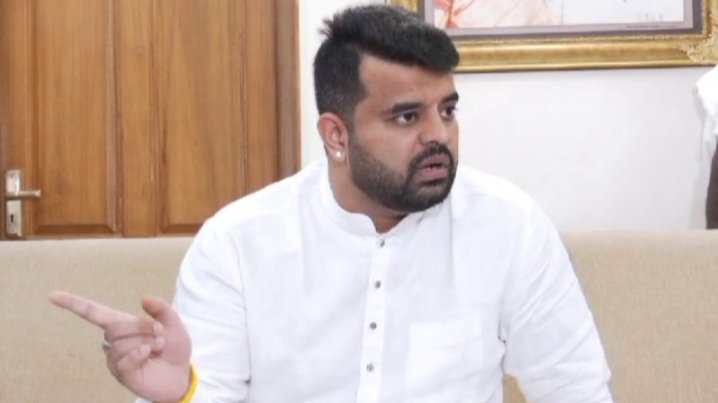ಪ್ರಜ್ವಲ್ಗೆ ವಿದೇಶಾಂಗ ಸಚಿವಾಲಯದಿಂದ ಶೋಕಾಸ್ ನೋಟಿಸ್